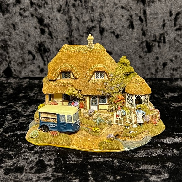 Lilliput Lane -Two Pints Please - Collectors Club - Picture 1 of 16
